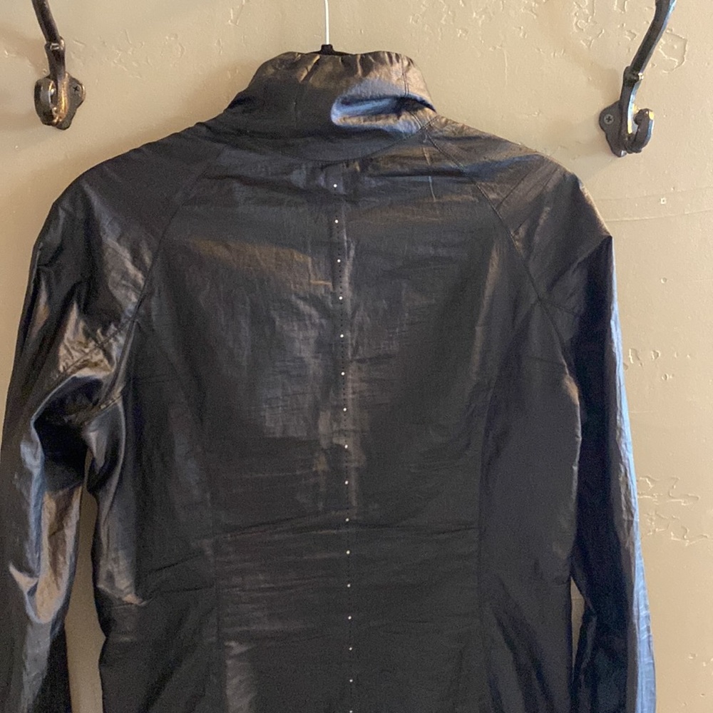 Lululemon Running Light Rain Jacket #58 - image 5